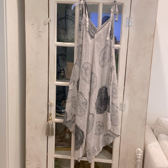 camille & co. Pants - Camille & Co. Linen jumpsuit.  Size medium.